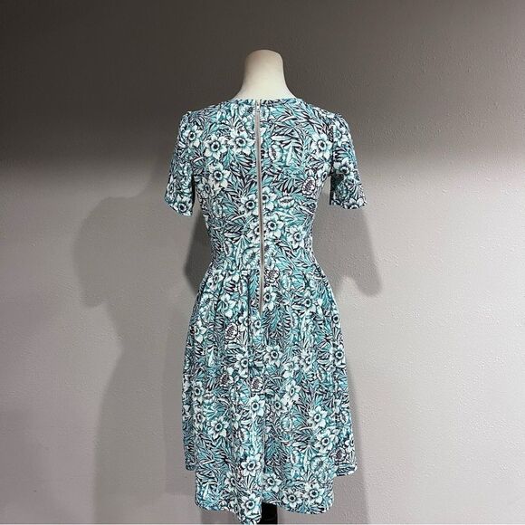 Gorgeous LuLaRoe Amelia floral short sleeve knee length dress - Picture 7 of 14
